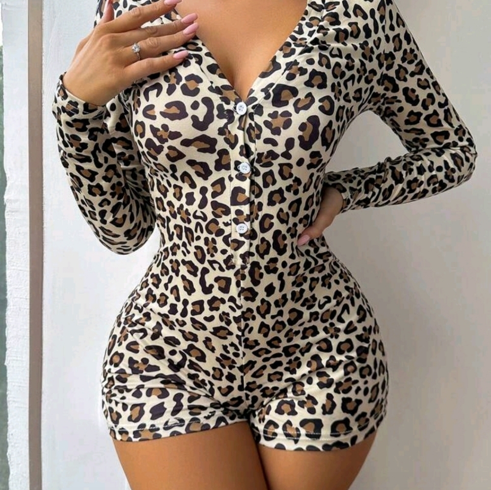 Shein Leopard Print Long Sleeve Romper Size Small
